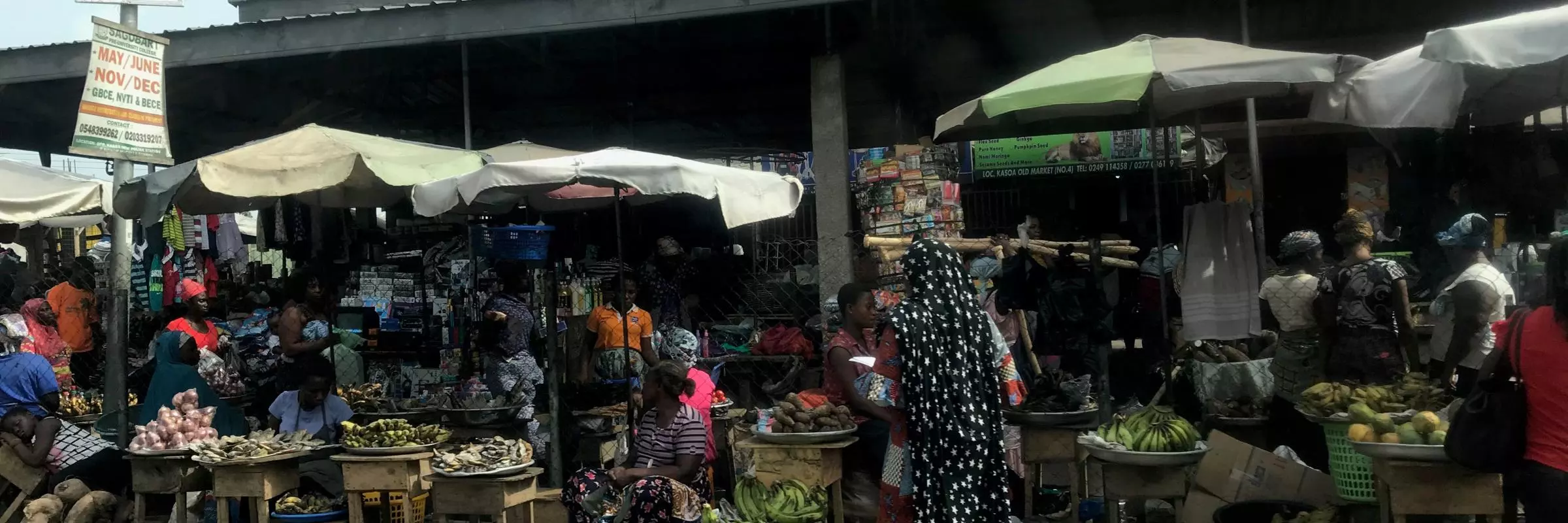 Busy street market outside Accra in Kasoa, Ghana