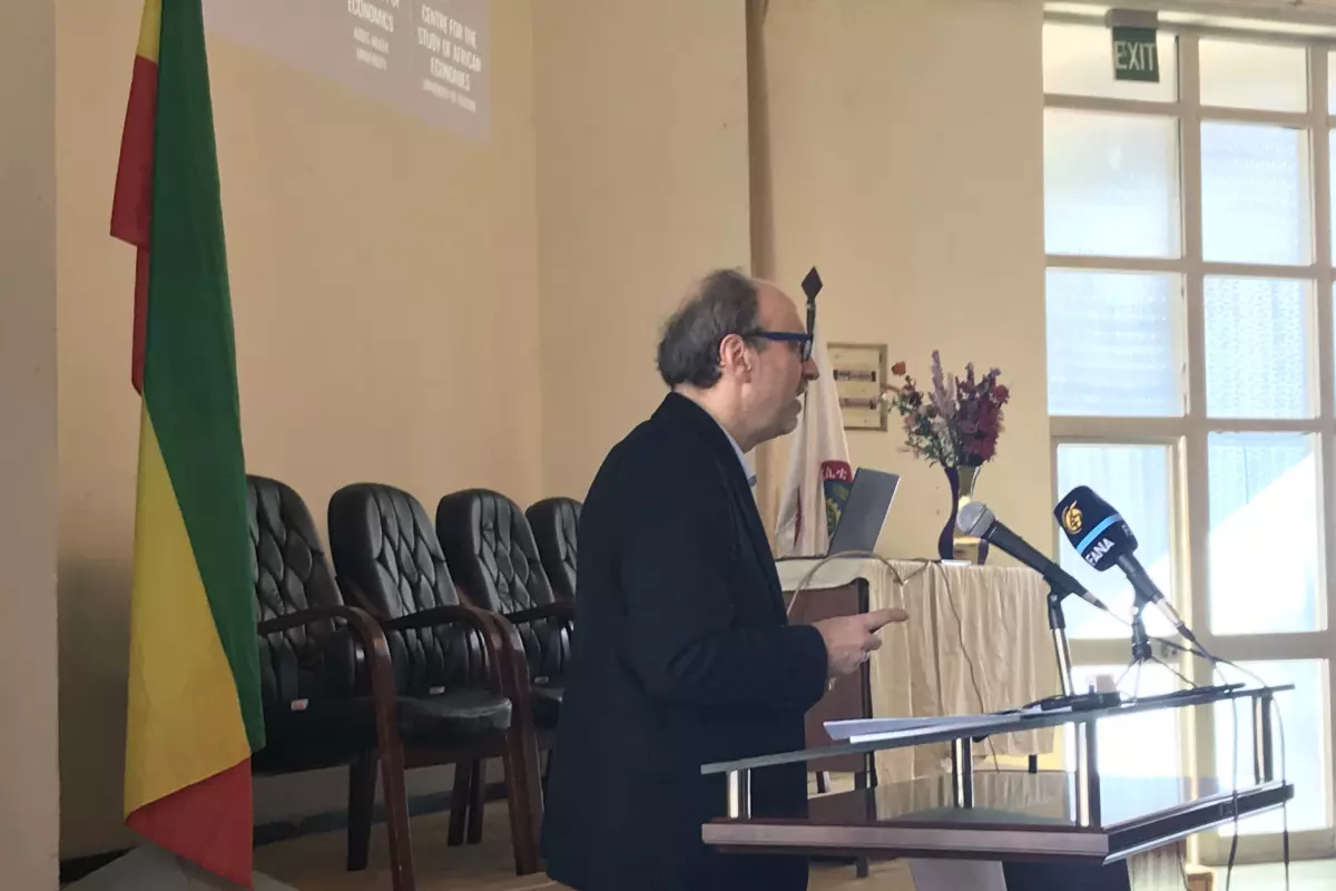 Stefan Dercon presents at Addis workshop